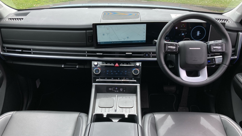 Hyundai SANTA FE 1.6 TGDi Plug-in Hybrid Premium 5dr 4WD Auto Estate - Image 10