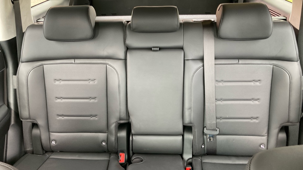 Hyundai SANTA FE 1.6 TGDi Plug-in Hybrid Premium 5dr 4WD Auto Estate - Image 15