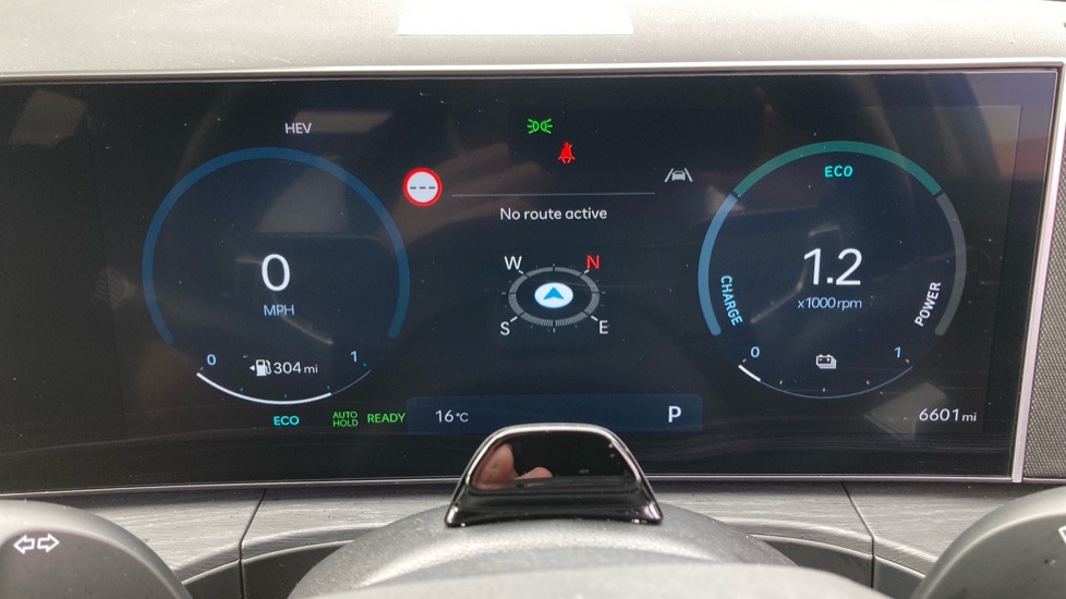Hyundai SANTA FE 1.6 TGDi Plug-in Hybrid Premium 5dr 4WD Auto Estate - Image 18