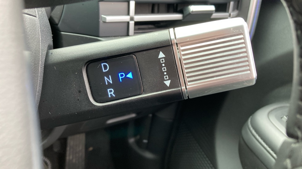 Hyundai SANTA FE 1.6 TGDi Plug-in Hybrid Premium 5dr 4WD Auto Estate - Image 35