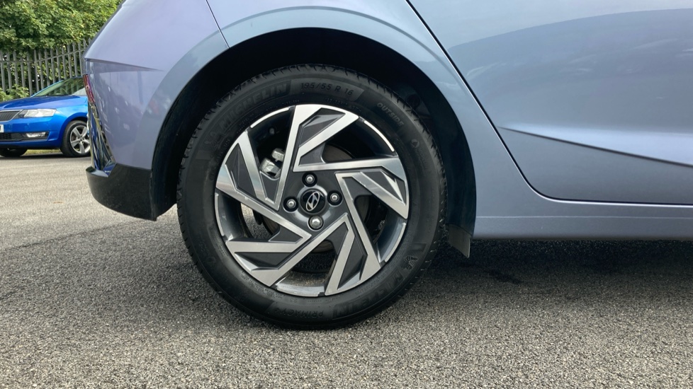 Hyundai i20 1.0T GDi Advance [Nav] 5dr DCT Petrol Hatchback - Image 7