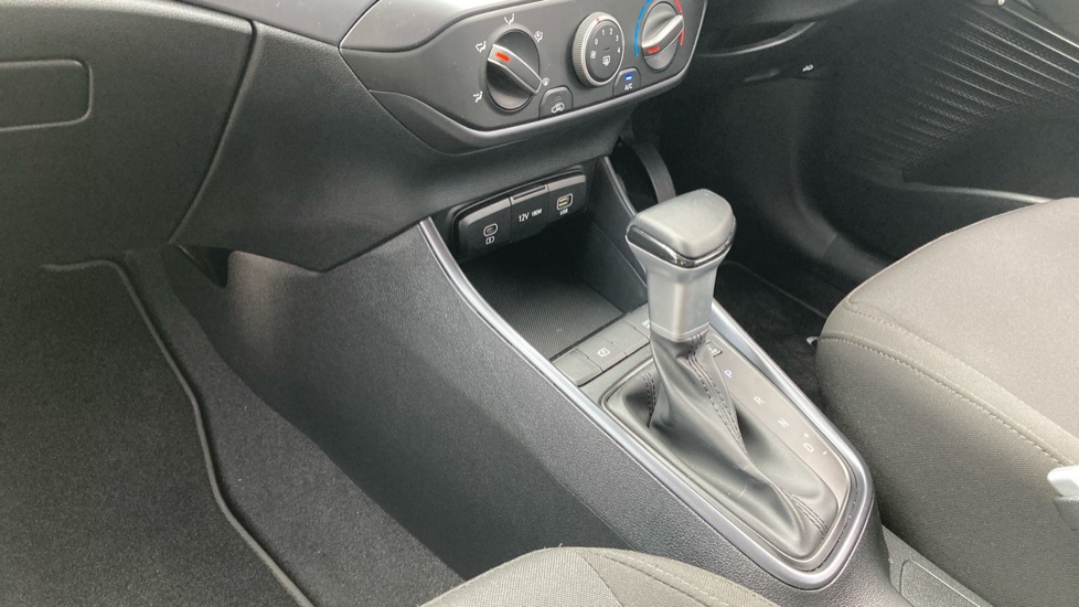 Hyundai i20 1.0T GDi Advance [Nav] 5dr DCT Petrol Hatchback - Image 13