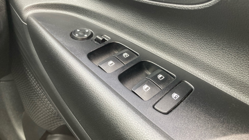 Hyundai i20 1.0T GDi Advance [Nav] 5dr DCT Petrol Hatchback - Image 26
