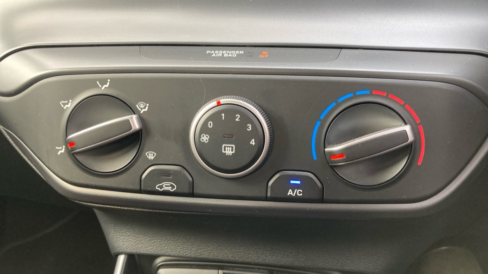 Hyundai i20 1.0T GDi Advance [Nav] 5dr DCT Petrol Hatchback - Image 34