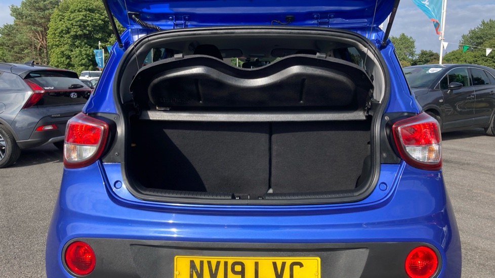 Hyundai i10 1.0 Play 5dr Petrol Hatchback - Image 4