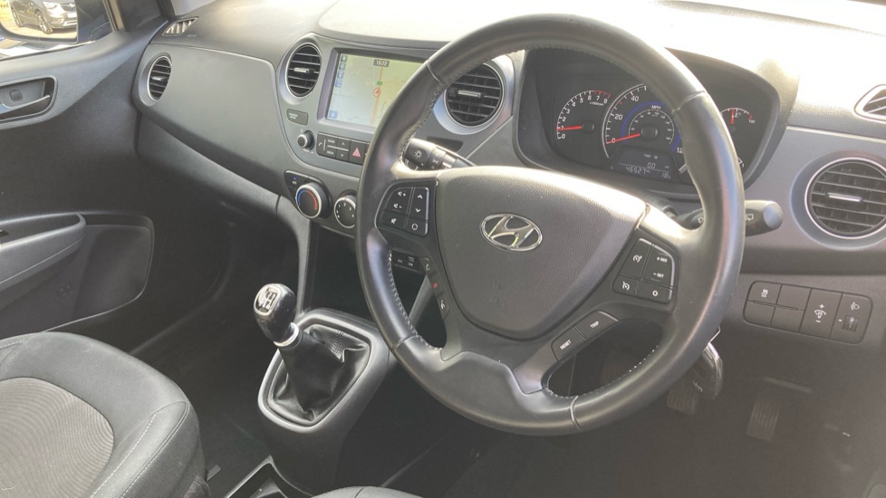 Hyundai i10 1.0 Play 5dr Petrol Hatchback - Image 11