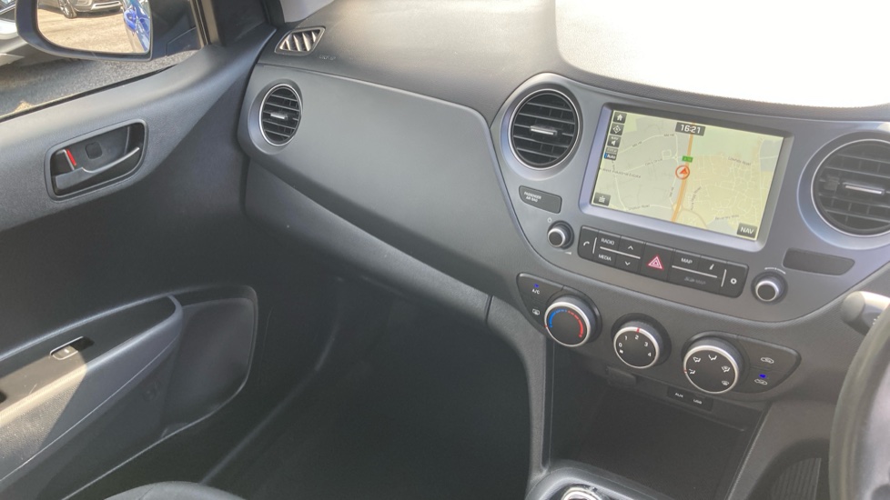 Hyundai i10 1.0 Play 5dr Petrol Hatchback - Image 14