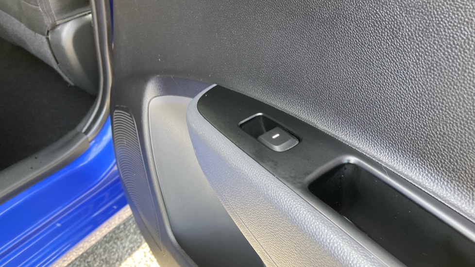 Hyundai i10 1.0 Play 5dr Petrol Hatchback - Image 21