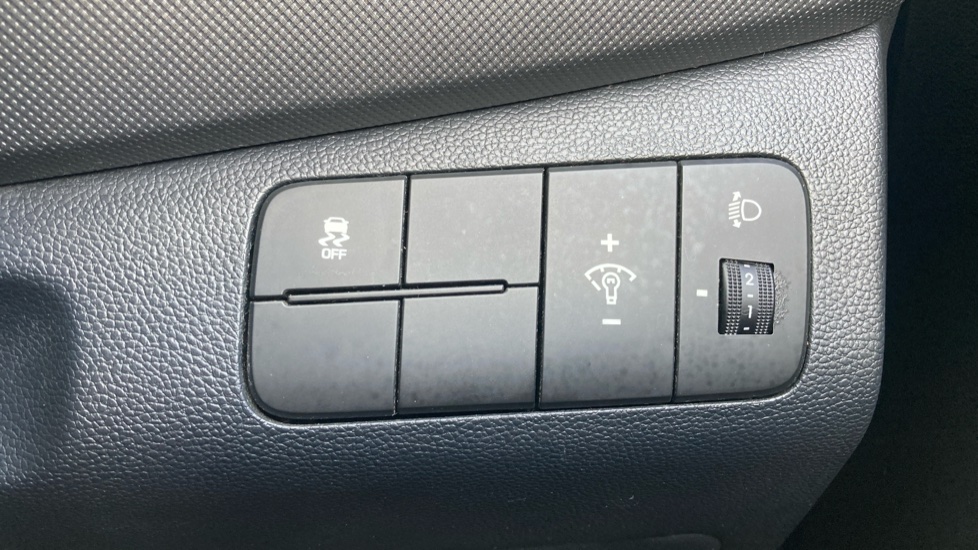 Hyundai i10 1.0 Play 5dr Petrol Hatchback - Image 22