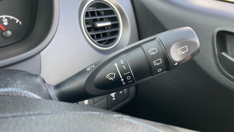 Hyundai i10 1.0 Play 5dr Petrol Hatchback - Image 26