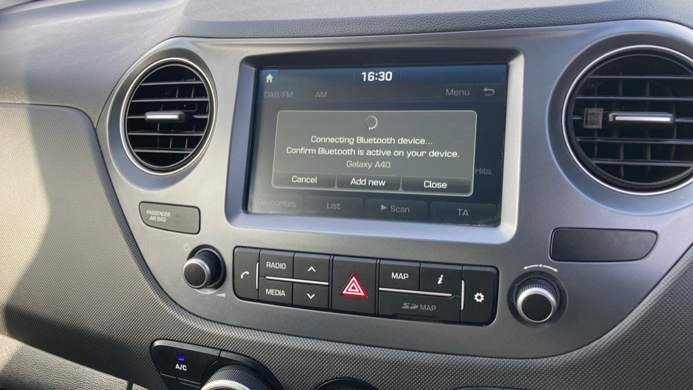 Hyundai i10 1.0 Play 5dr Petrol Hatchback - Image 31
