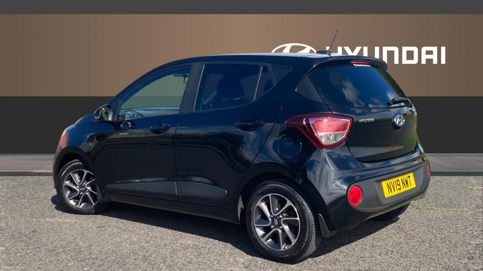 Hyundai i10 1.2 Premium 5dr Auto Petrol Hatchback - Image 2