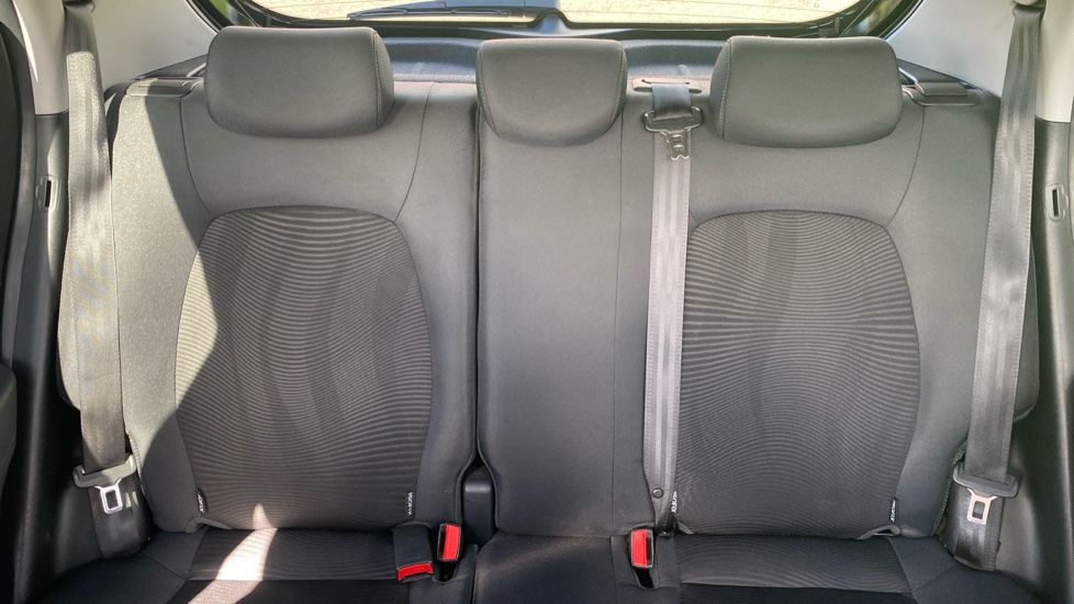 Hyundai i10 1.2 Premium 5dr Auto Petrol Hatchback - Image 15