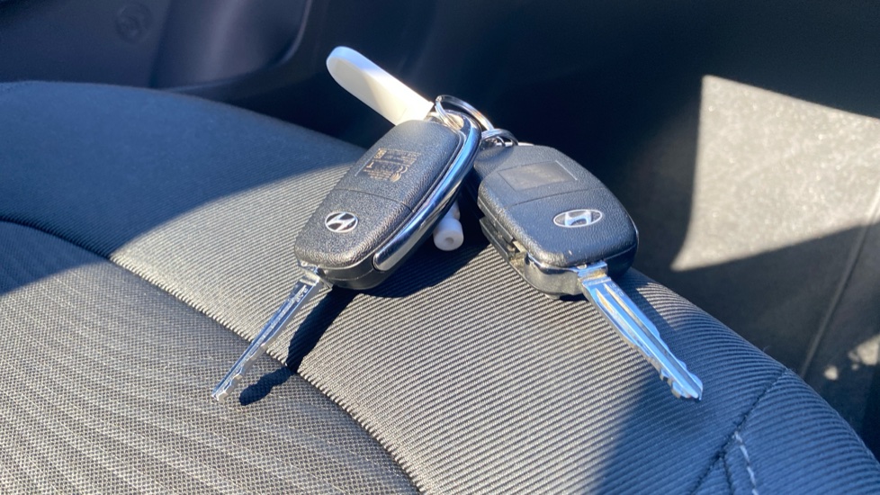 Hyundai i10 1.2 Premium 5dr Auto Petrol Hatchback - Image 19