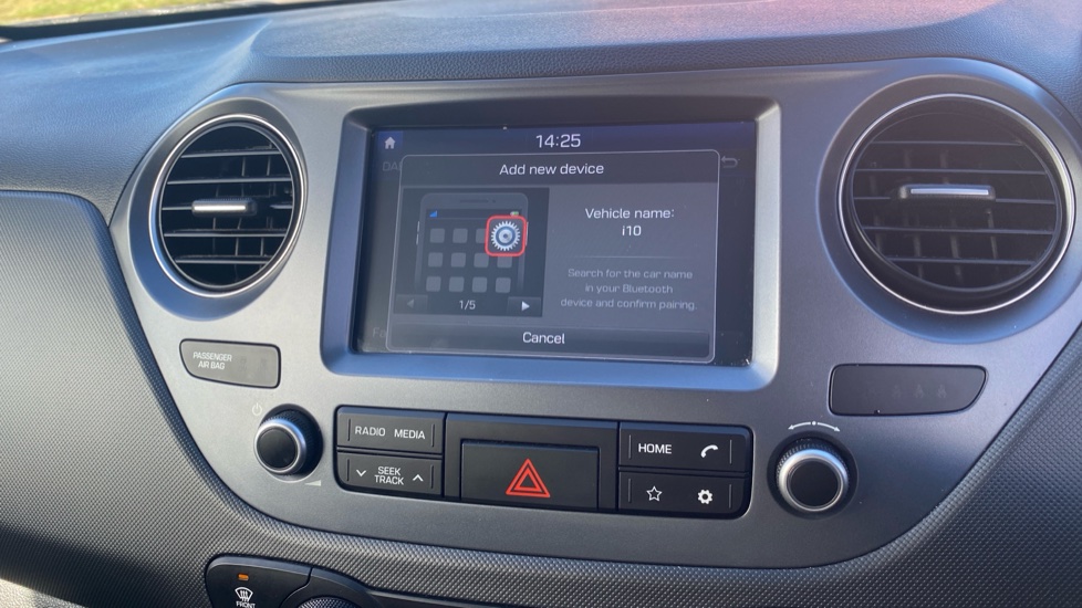 Hyundai i10 1.2 Premium 5dr Auto Petrol Hatchback - Image 31