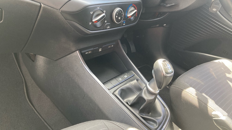 Hyundai i20 1.0T GDi 48V MHD SE Connect 5dr Petrol Hatchback - Image 13