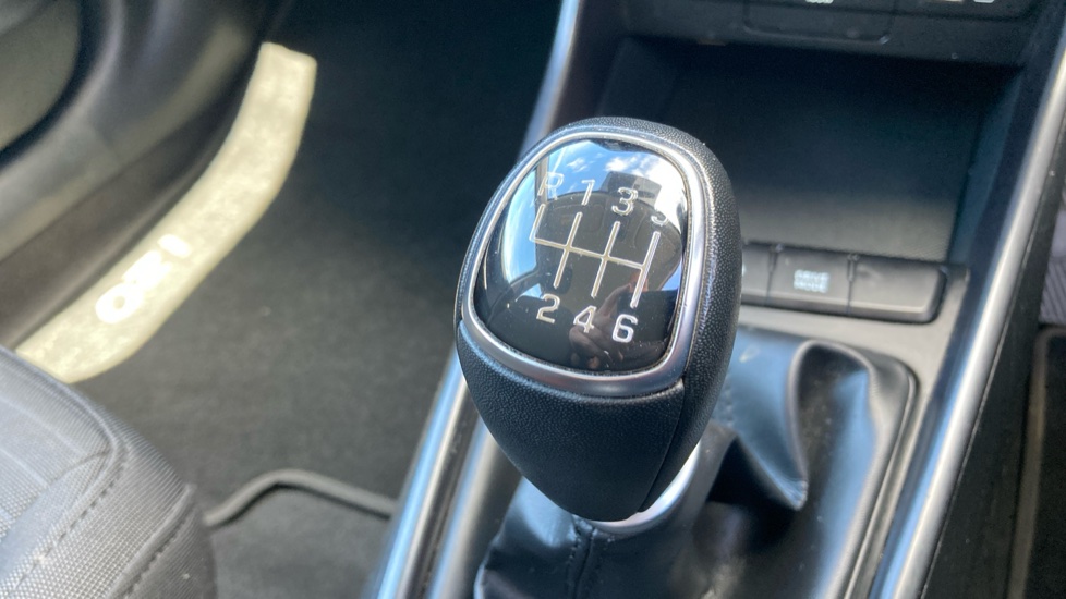 Hyundai i20 1.0T GDi 48V MHD SE Connect 5dr Petrol Hatchback - Image 27