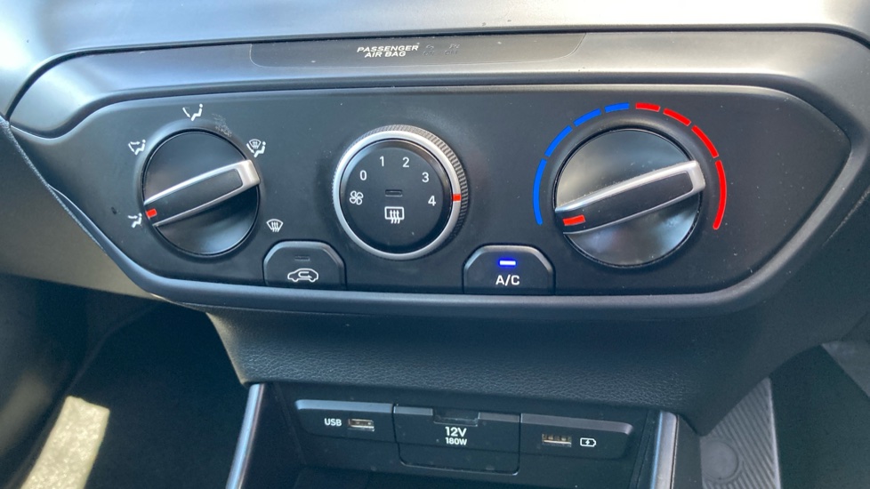 Hyundai i20 1.0T GDi 48V MHD SE Connect 5dr Petrol Hatchback - Image 29
