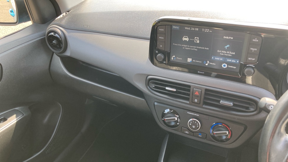 Hyundai i10 1.0 MPi SE Connect 5dr Petrol Hatchback - Image 14