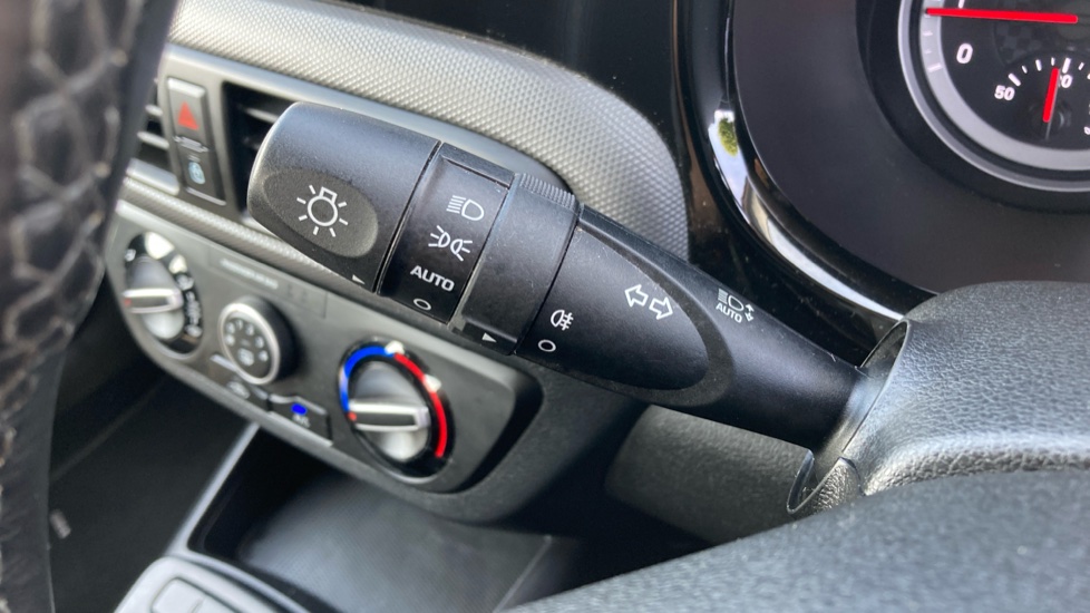 Hyundai i10 1.0 MPi SE Connect 5dr Petrol Hatchback - Image 25