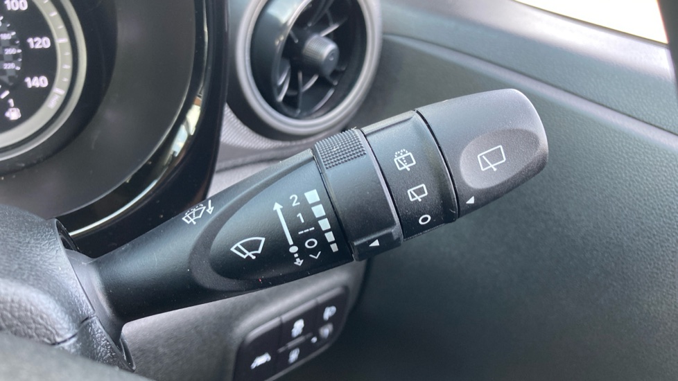 Hyundai i10 1.0 MPi SE Connect 5dr Petrol Hatchback - Image 26