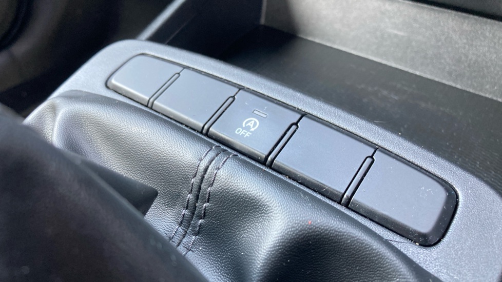 Hyundai i10 1.0 MPi SE Connect 5dr Petrol Hatchback - Image 28