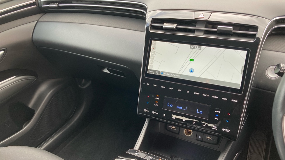 Hyundai TUCSON 1.6 TGDi Hybrid 230 Premium 5dr 2WD Auto Hybrid Estate - Image 14