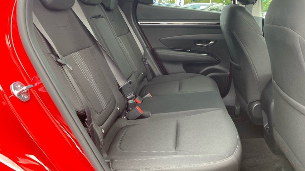 Hyundai TUCSON 1.6 TGDi Hybrid 230 Premium 5dr 2WD Auto Hybrid Estate - Image 16