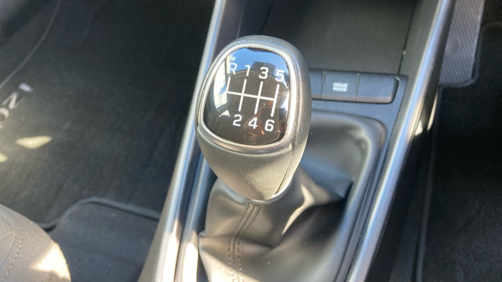 Hyundai i20 1.0T GDi Advance 5dr Petrol Hatchback - Image 32