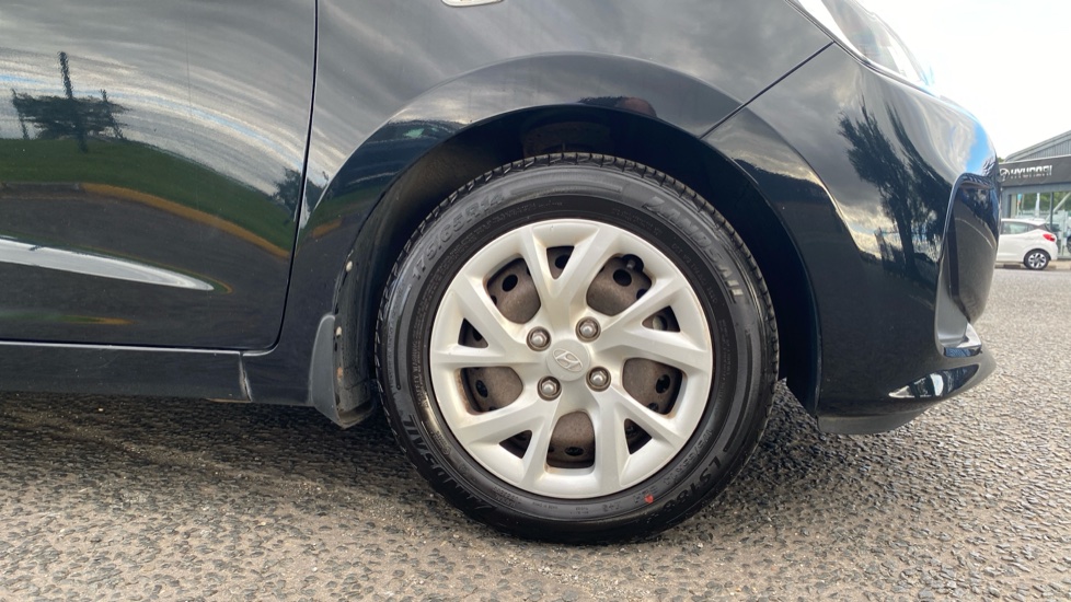 Hyundai i10 1.0 SE 5dr Petrol Hatchback - Image 7