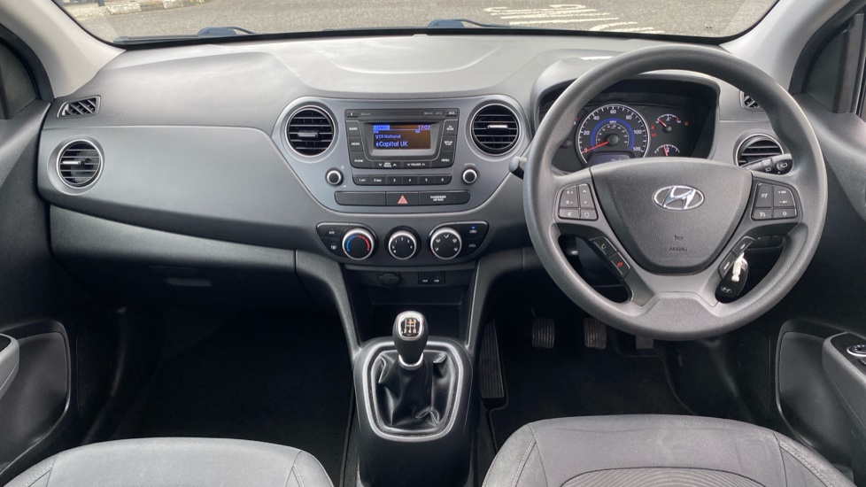 Hyundai i10 1.0 SE 5dr Petrol Hatchback - Image 10