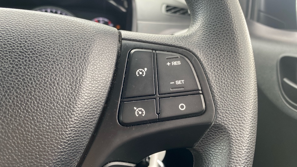 Hyundai i10 1.0 SE 5dr Petrol Hatchback - Image 24