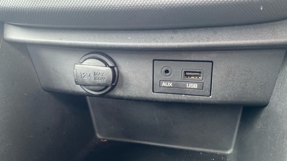 Hyundai i10 1.0 SE 5dr Petrol Hatchback - Image 30