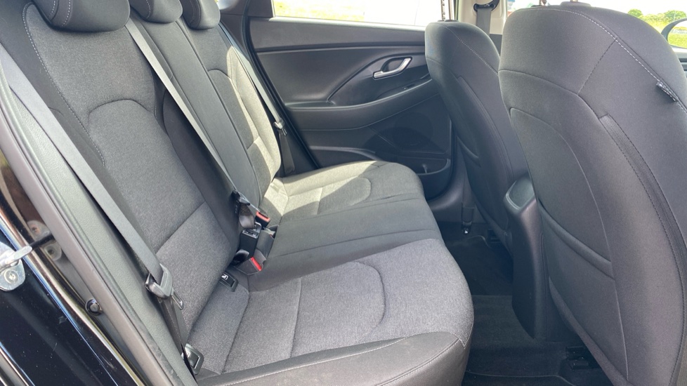 Hyundai i30 1.0T GDi SE Connect 5dr Petrol Hatchback - Image 16