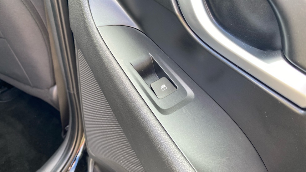 Hyundai i30 1.0T GDi SE Connect 5dr Petrol Hatchback - Image 21