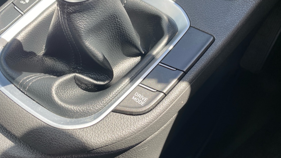 Hyundai i30 1.0T GDi SE Connect 5dr Petrol Hatchback - Image 29