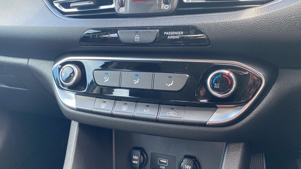 Hyundai i30 1.0T GDi SE Connect 5dr Petrol Hatchback - Image 33