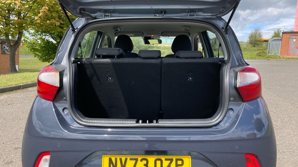 Hyundai i10 1.0 Advance 5dr Petrol Hatchback - Image 4