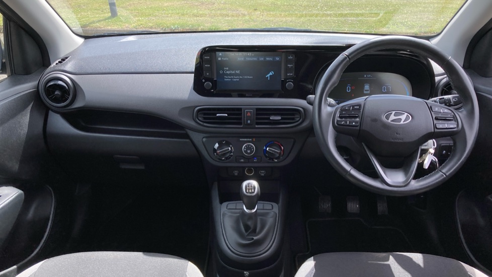 Hyundai i10 1.0 Advance 5dr Petrol Hatchback - Image 10
