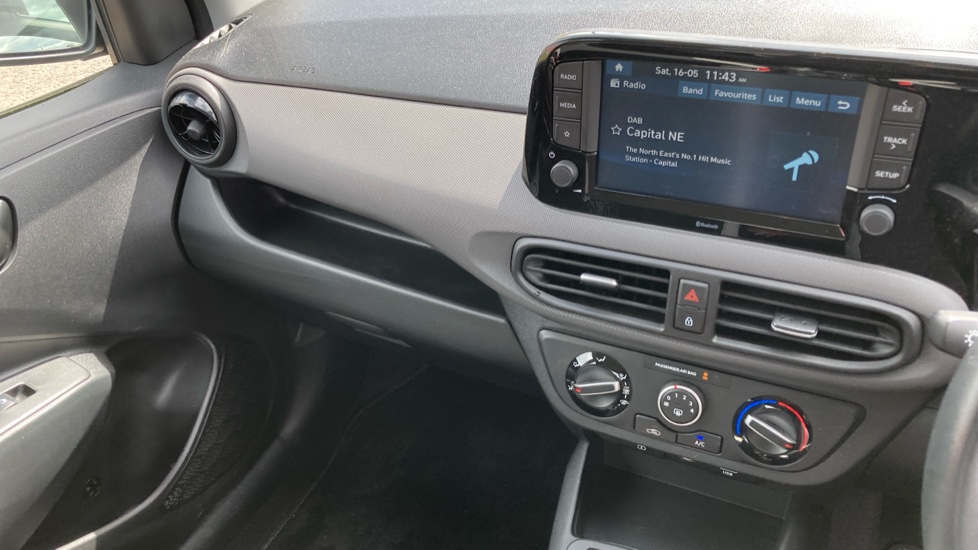 Hyundai i10 1.0 Advance 5dr Petrol Hatchback - Image 14