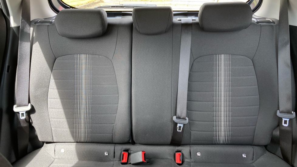 Hyundai i10 1.0 Advance 5dr Petrol Hatchback - Image 15