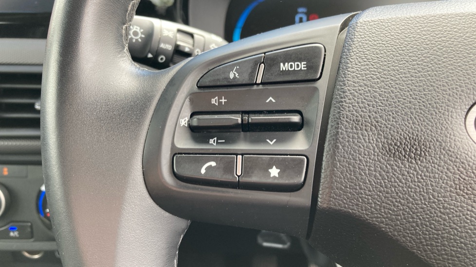 Hyundai i10 1.0 Advance 5dr Petrol Hatchback - Image 24