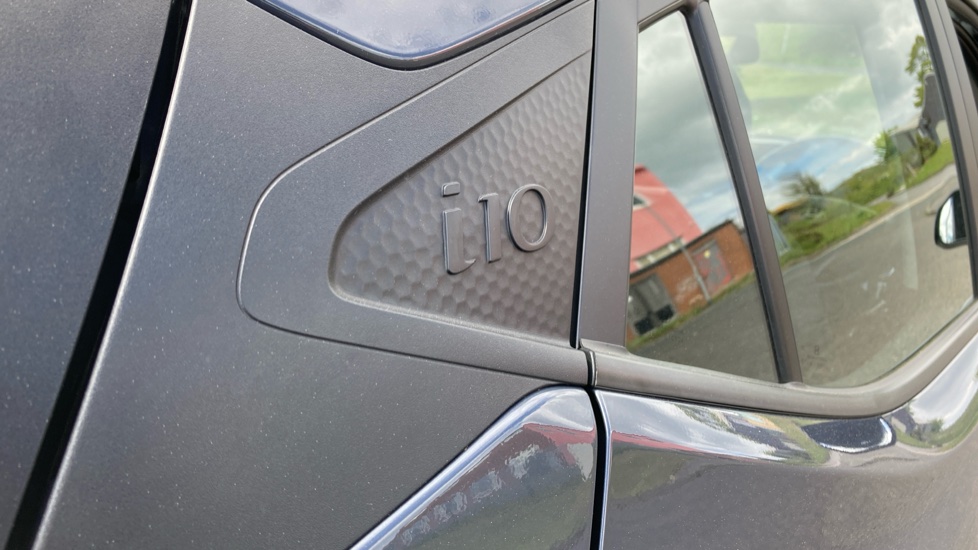 Hyundai i10 1.0 Advance 5dr Petrol Hatchback - Image 42