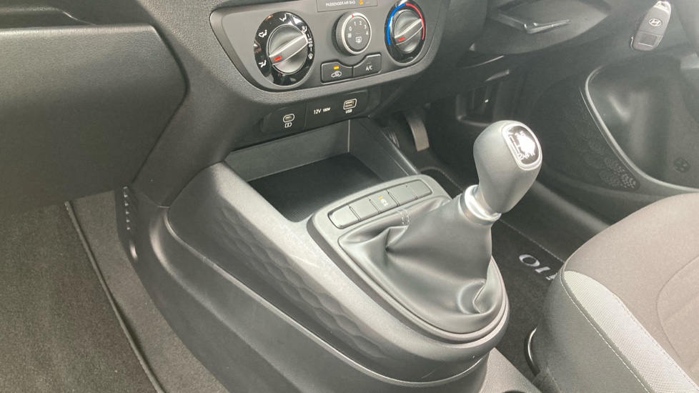 Hyundai i10 1.0 [63] Advance 5dr [Nav] Petrol Hatchback - Image 13
