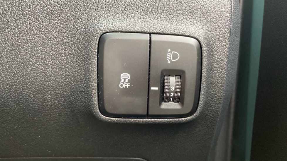 Hyundai i10 1.0 [63] Advance 5dr [Nav] Petrol Hatchback - Image 27