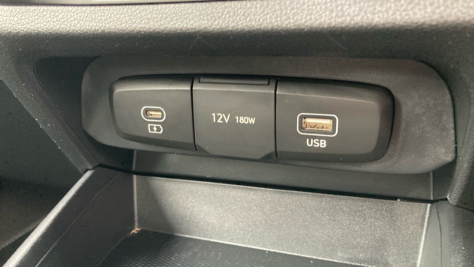 Hyundai i10 1.0 [63] Advance 5dr [Nav] Petrol Hatchback - Image 36