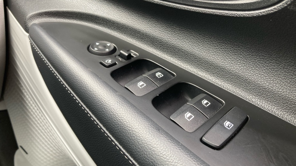 Hyundai i20 1.0T GDi 48V MHD SE Connect 5dr Petrol Hatchback - Image 24