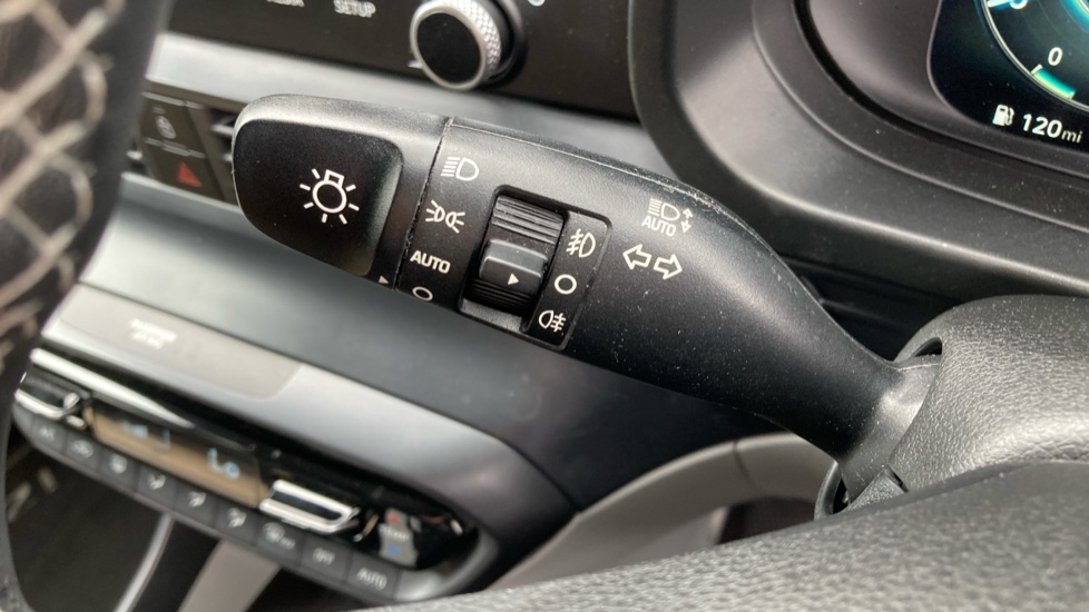 Hyundai i20 1.0T GDi 48V MHD SE Connect 5dr Petrol Hatchback - Image 28