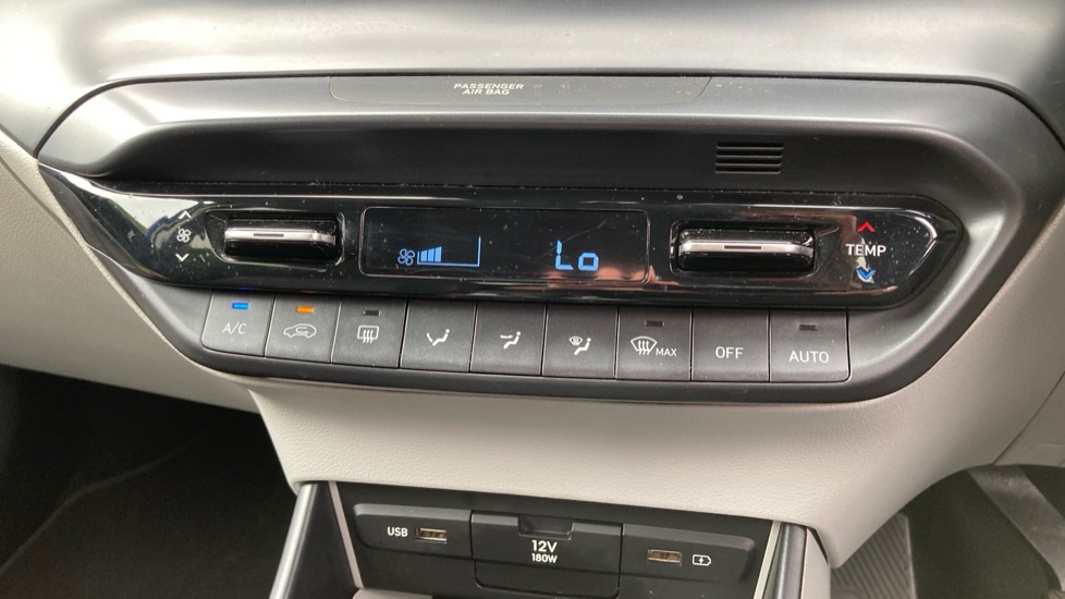 Hyundai i20 1.0T GDi 48V MHD SE Connect 5dr Petrol Hatchback - Image 35