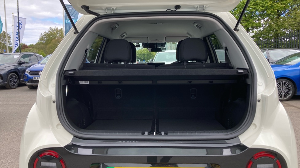 Hyundai INSTER 85kW 02 49kWh 5dr Auto Electric Hatchback - Image 4